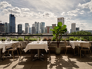 Neue Spitze und kreatives Weinkonzept im Flemings Selection Hotel Frankfurt-City mit Rooftop-Restaurant Occhio d‘Oro