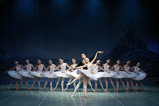 Schwanensee: International Festival Ballet & Festival Orchestra