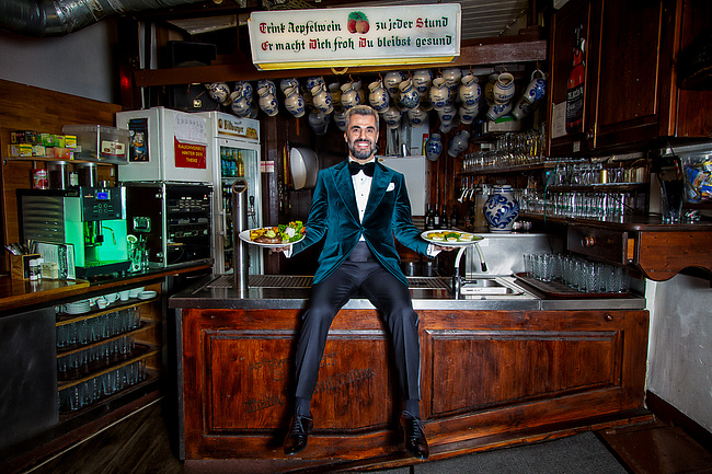 Frankfurt chef Behrouz Vousoughian at charity campaign 'Clothes make the man'