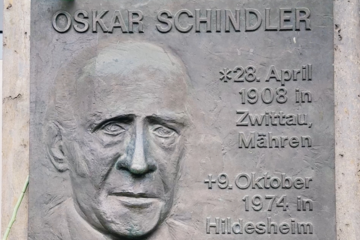 50th anniversary of Oskar Schindler's death: commemoration in Frankfurt and Wiesbaden