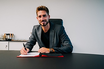 Contract extension: Kevin Trapp stays at Eintracht Frankfurt
