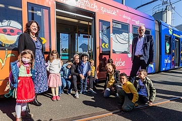 Tabaluga-Straßenbahn fährt jetzt durch Frankfurt