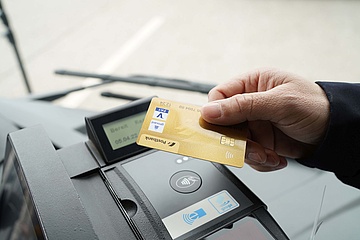 Convenient cashless payment now possible on all Frankfurt buses