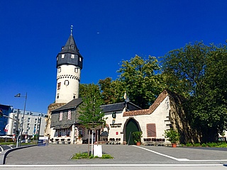 Der neue Quartiersplatz an der Friedberger Warte ist fertiggestellt