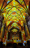 Genesis: Die immersive Lichtshow in der Frankfurter Dreikönigskirche