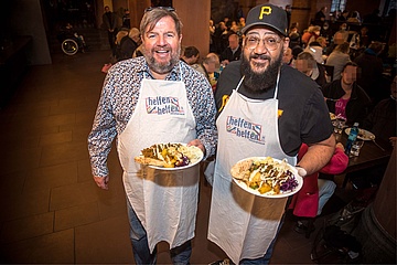 Mehr als 250 Menschen beim veganen Obdachlosenessen im Frankfurter Ratskeller