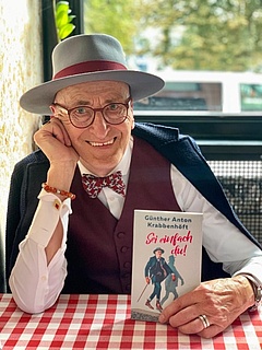 Just be you! Hipster grandpa Günther Krabbenhöft as a guest at the public health department