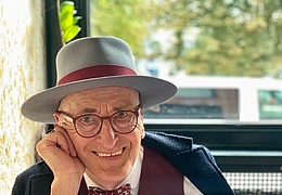 Just be you! Hipster grandpa Günther Krabbenhöft as a guest at the public health department