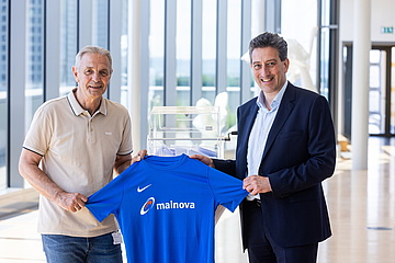 500 clubs receive Mainova jerseys
