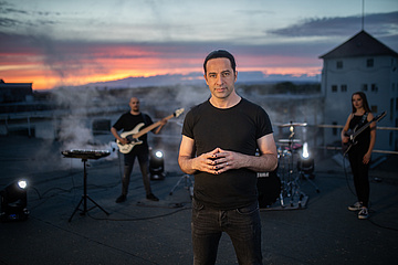 BÜLENT CEYLAN singt jetzt - Vorverkauf für Tour startet